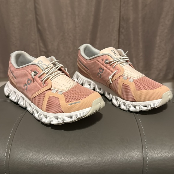 “CLOUD SHOES” - Picture 3 of 4